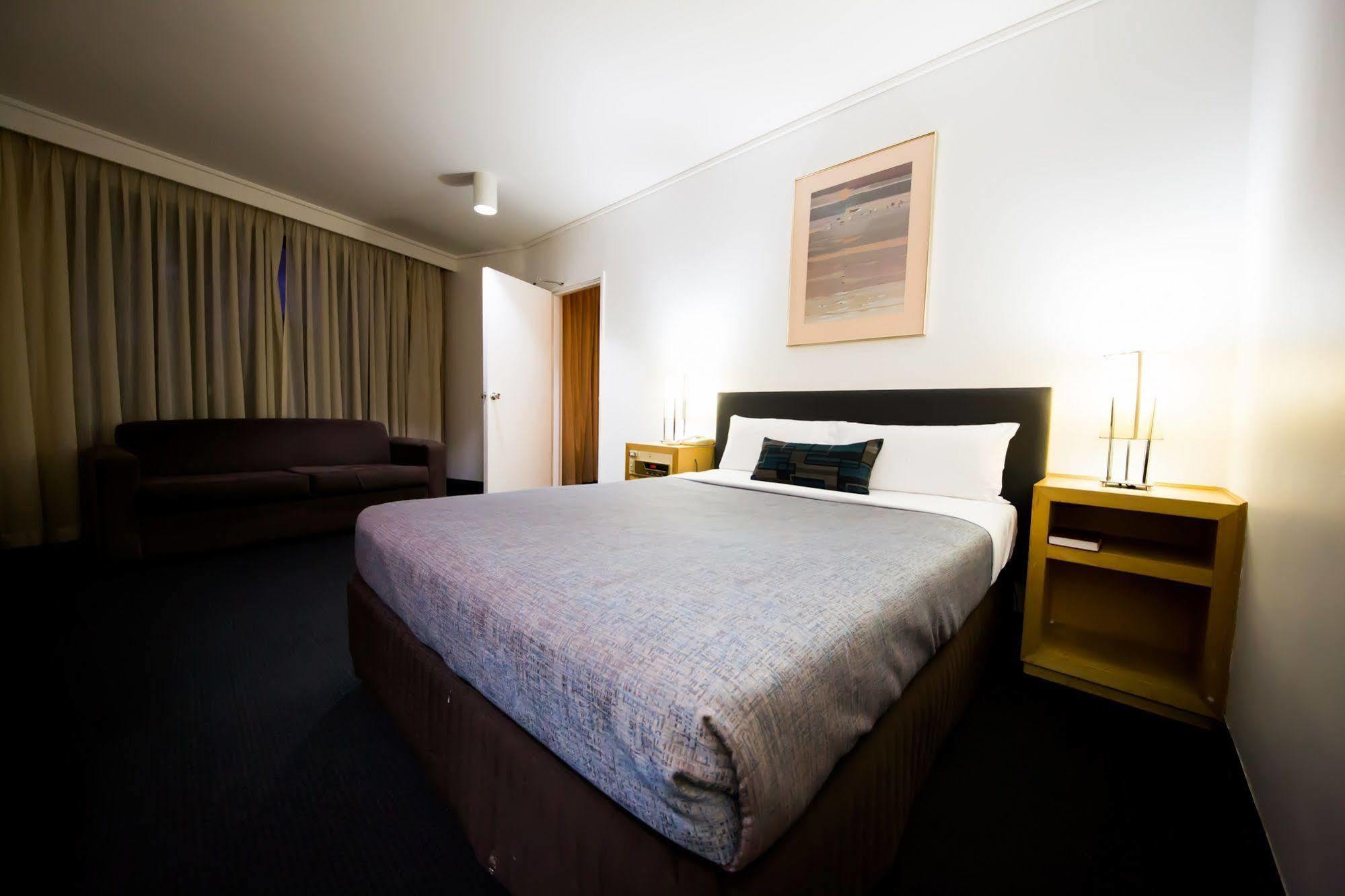 Sandown Regency & 3* Noble Park