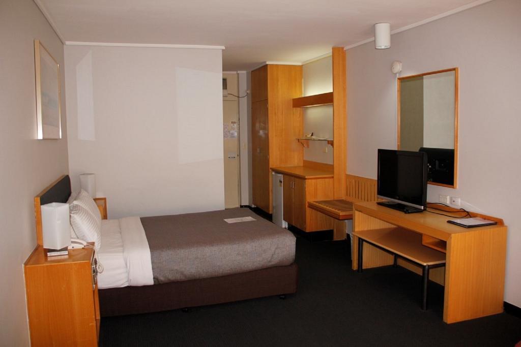 Aparthotel Sandown Regency & 3*