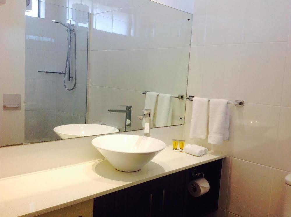 Aparthotel Sandown Regency & 3*